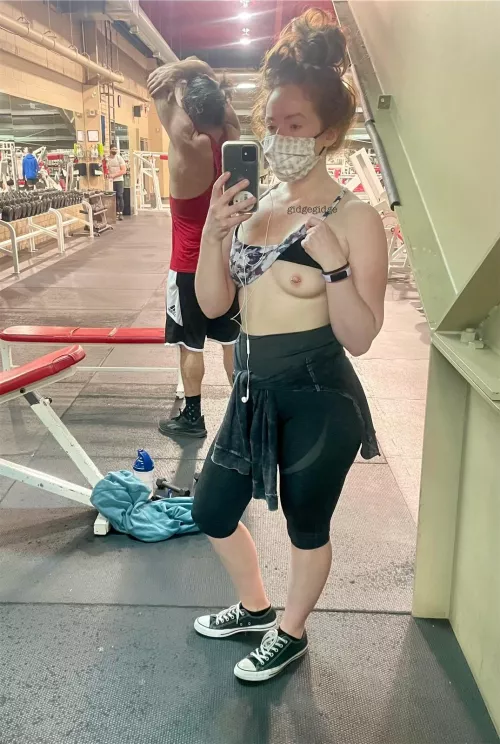 Hahah WTF how did the guy way back there see 🤷♀️