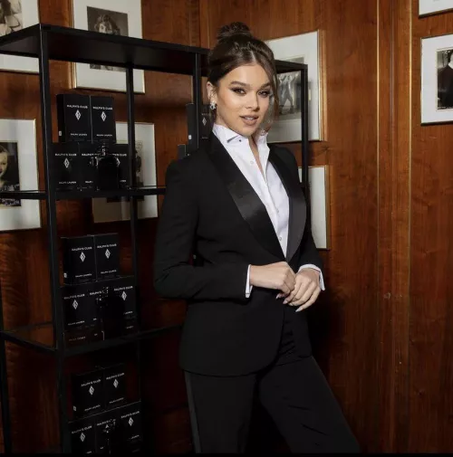 Hailee Steinfeld