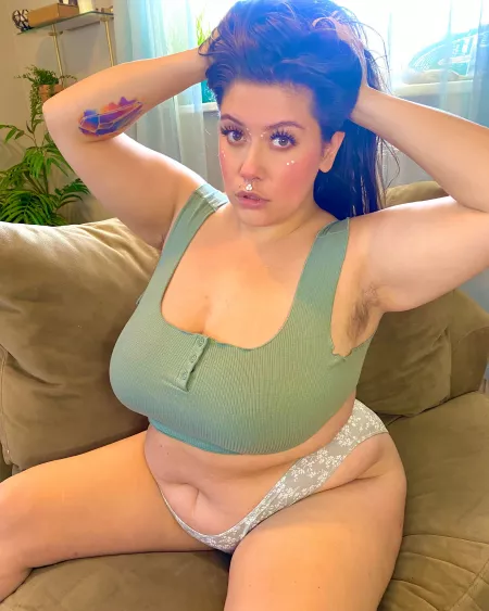 Hairy and chubby all for you!