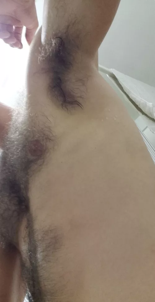 Hairy guys over 21 hmu for snap