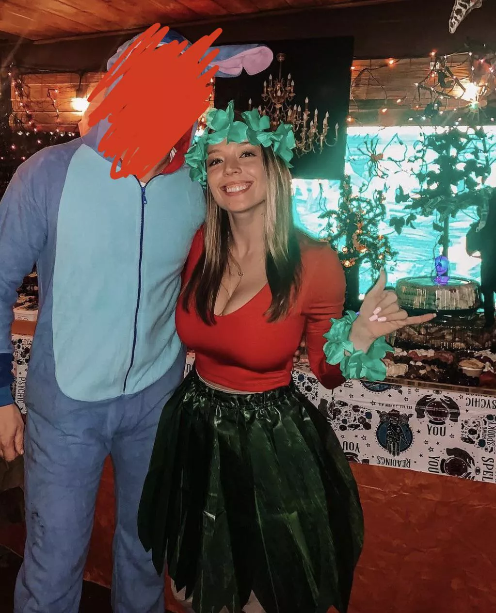 Halloween Busty Queen