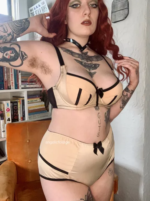 halloween is a lil sad for me this year, i have no costume :(((( what was your costume?