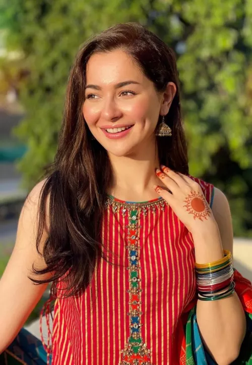Hania amir