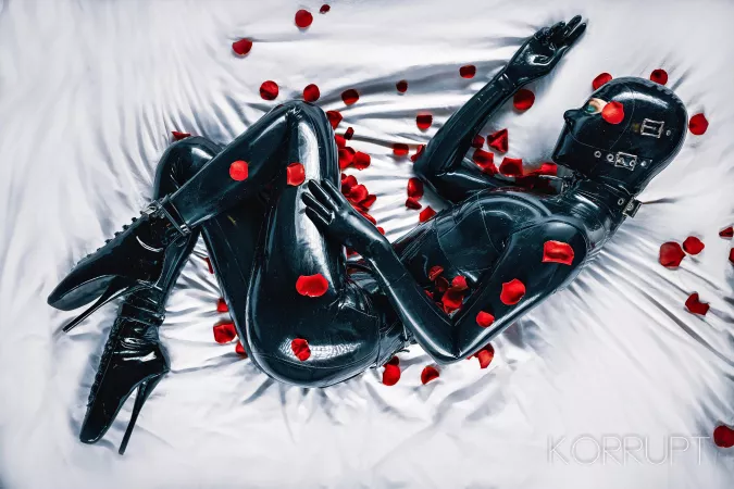 Happy 2021 you pervs ☺️ from @korruptimages & @defiantly_yours