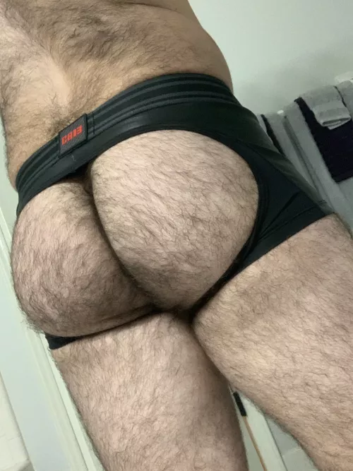 Happy cake Saturday y'all. Enjoy the weekend.