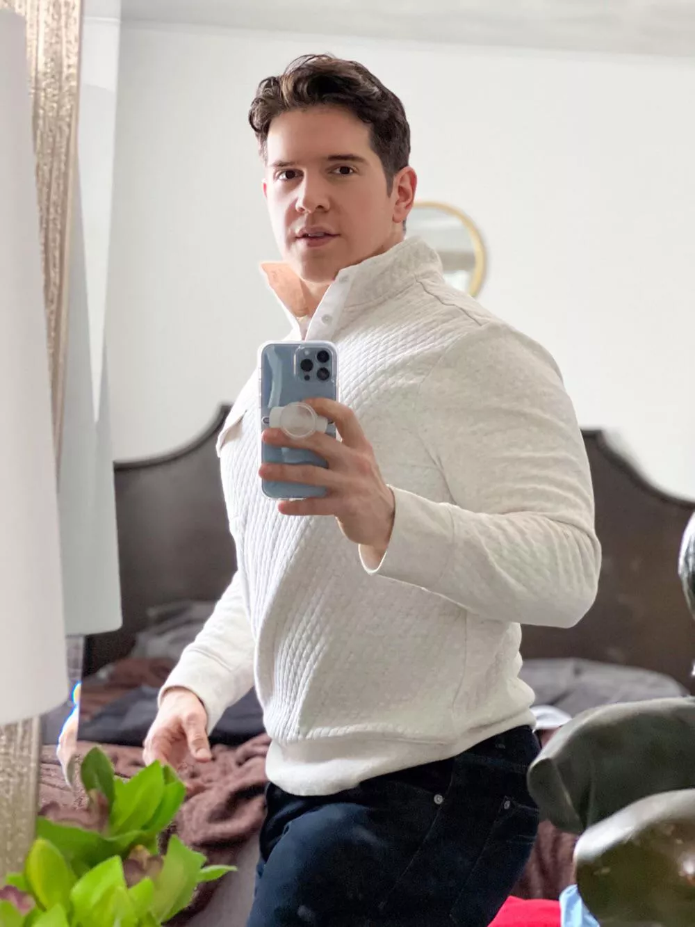 happy “cozy sweater” monday 😌