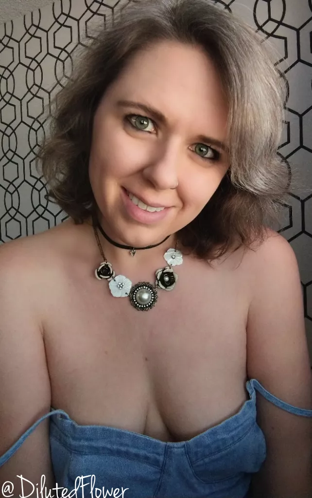 Happy evening. ❤️ [F]