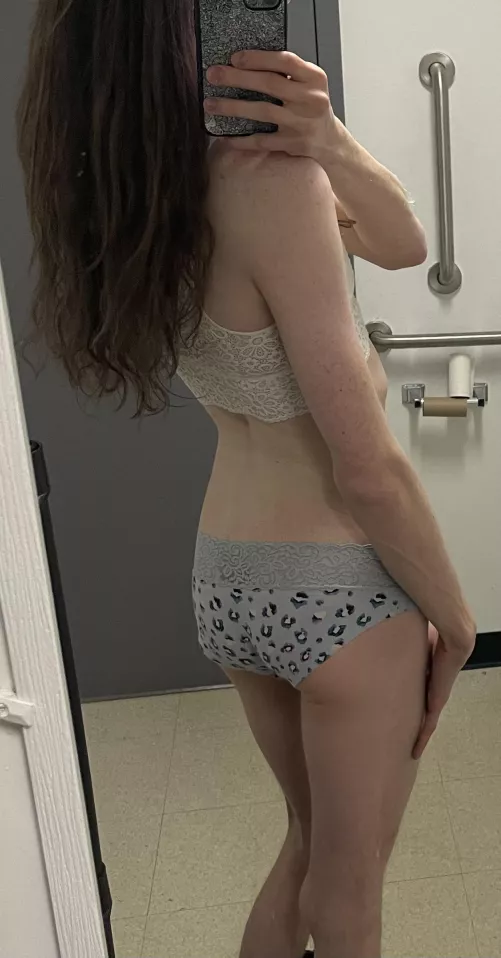 Happy Femboy Friday. I hope you all like. 👉👈🥺