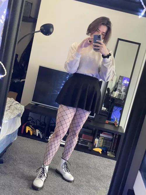 happy friday 💀📸