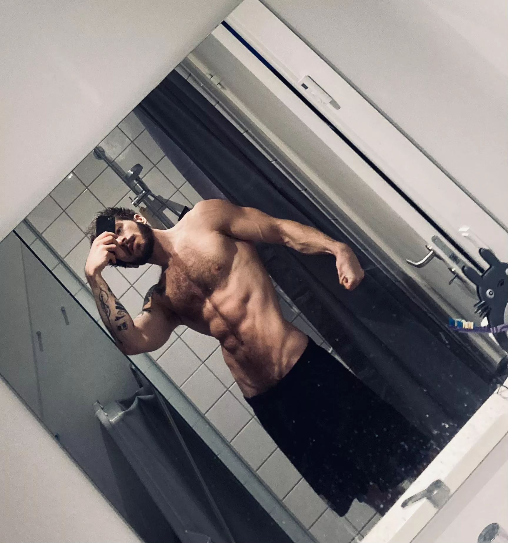 Happy Friday from a not so sweaty irishman ;P Happy Friday from a not so sweaty irishman ;P
