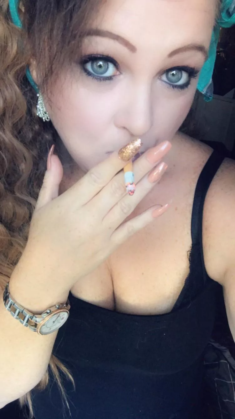 Happy Friday peeps. 💋