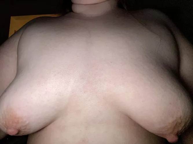 Happy Friday! Wish you were to love on me 🥺