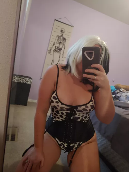 Happy Halloween! ๐ Have I been naughty or nice? ๐๐ฅต Go to my free onlyfans to get dirty with me!