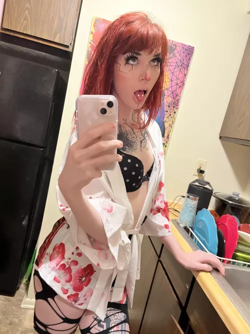 Happy Halloween 🎃 this is my sexy cyberpunk outfit. I hope you can rip of my kimono 👘 and breed me. Make me your little sub.