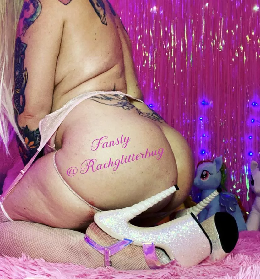 Happy holidays all, sub now, I’m cheap 😉💕