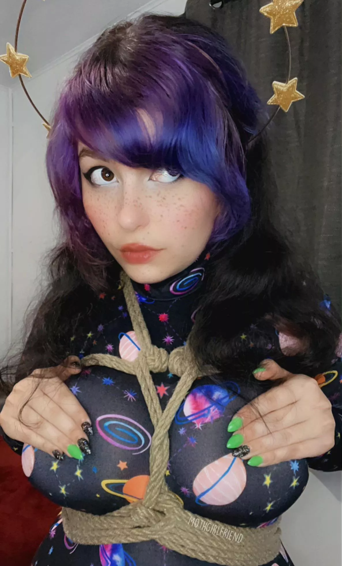 Happy holidays! I got you a present! (It’s me — I’m the present 😋)