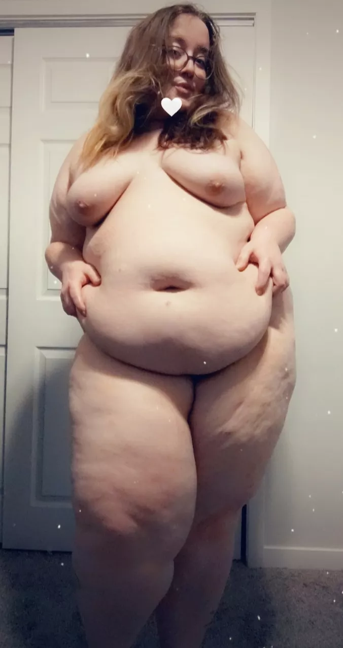 Happy hump day! Why don't you eat me out? 🍑