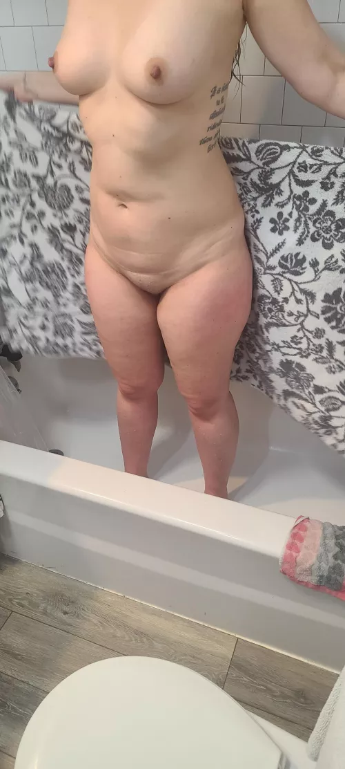 Happy Monday, 34(F)
