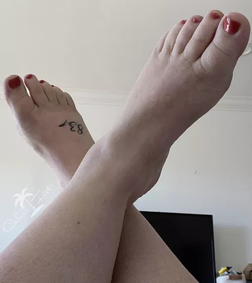 Happy Monday everyone π