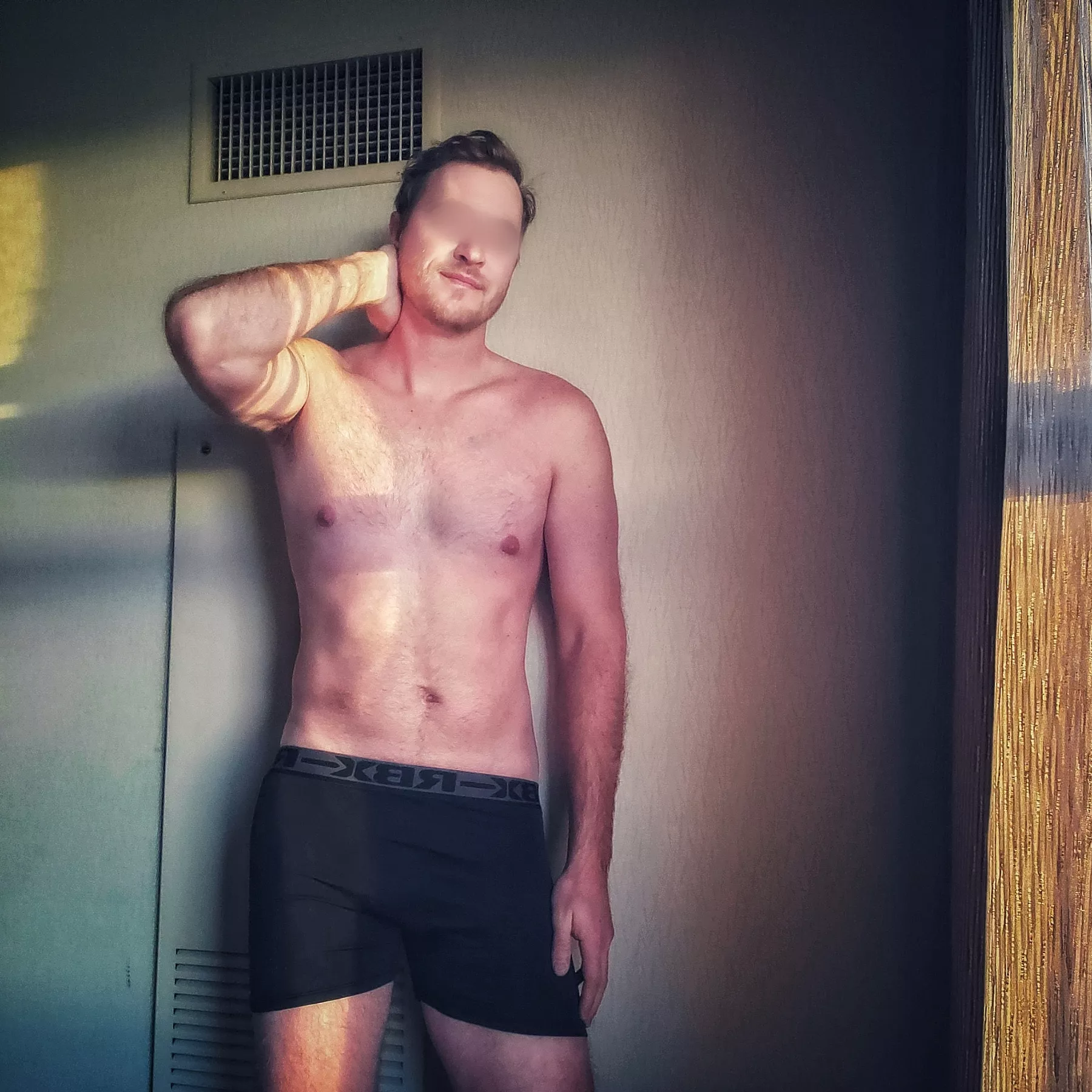 Happy Monday y'all! Hope the sleepy photo makes it even a little better 😌