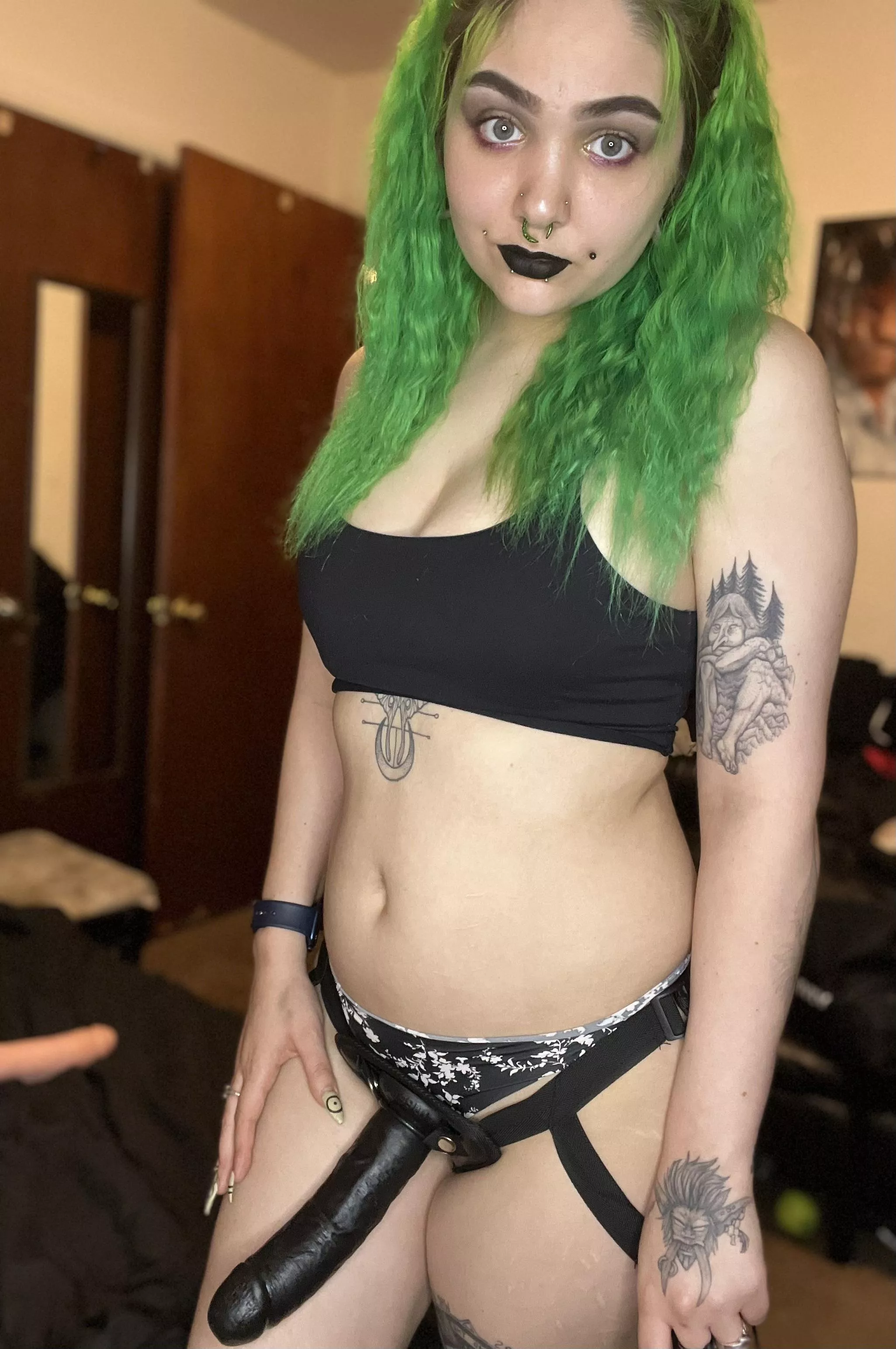 Happy new year cucks 🥳 If your resolution is to stop being such a pathetic beta male, let me remind you to look at the shrimp in your pants. You’ll always be inferior. KIK/telegram: xdaddyslittekittyx. 💚SPH💚 [domme][rate][vid][cam][gfe][sext]