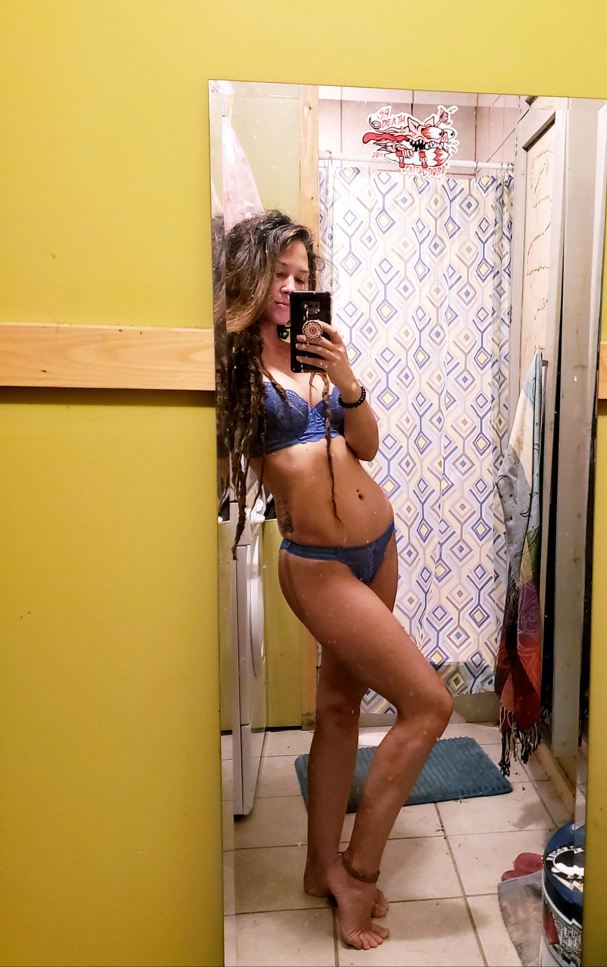 Happy rainy Saturday vibes ☔🔥 (f)