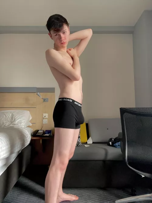 happy saturday, time to get drunk! 🍷