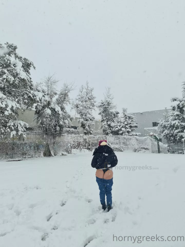 Happy snowy Monday! 😈💓🍌