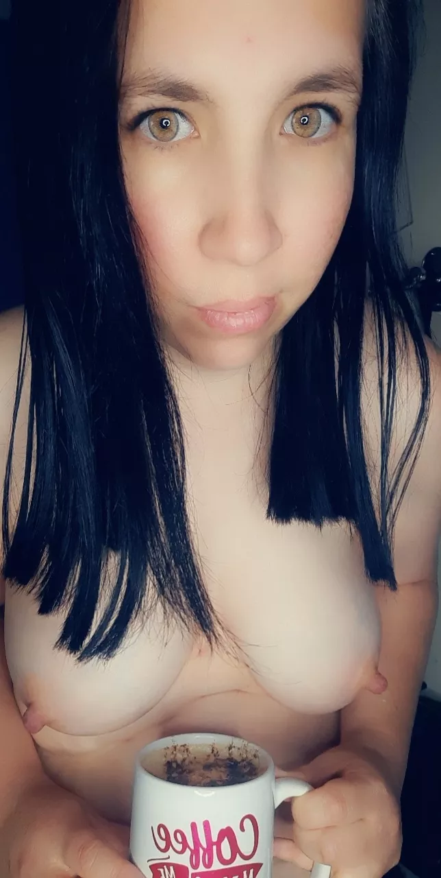 Happy Sunday coffee freaks 💋 Let's have some fun before the stress of another work week begins 😈 Happy Sunday coffee freaks 💋 Let's have some fun before the stress of another work week begins 😈