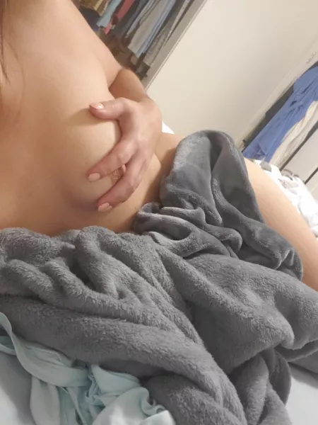 Happy titty Tuesday! [29-F]