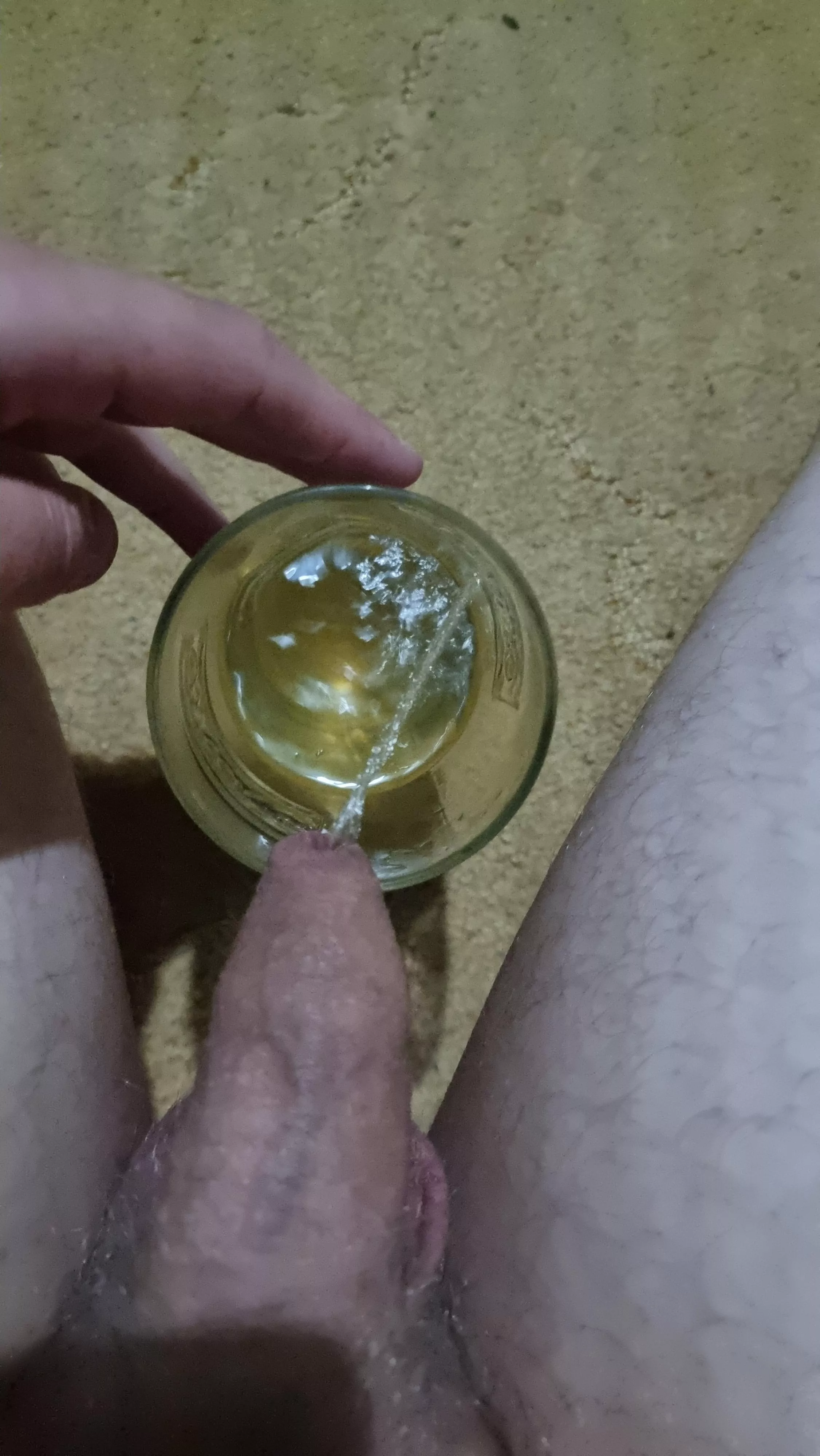 Happy to pee anywhere Happy to pee anywhere