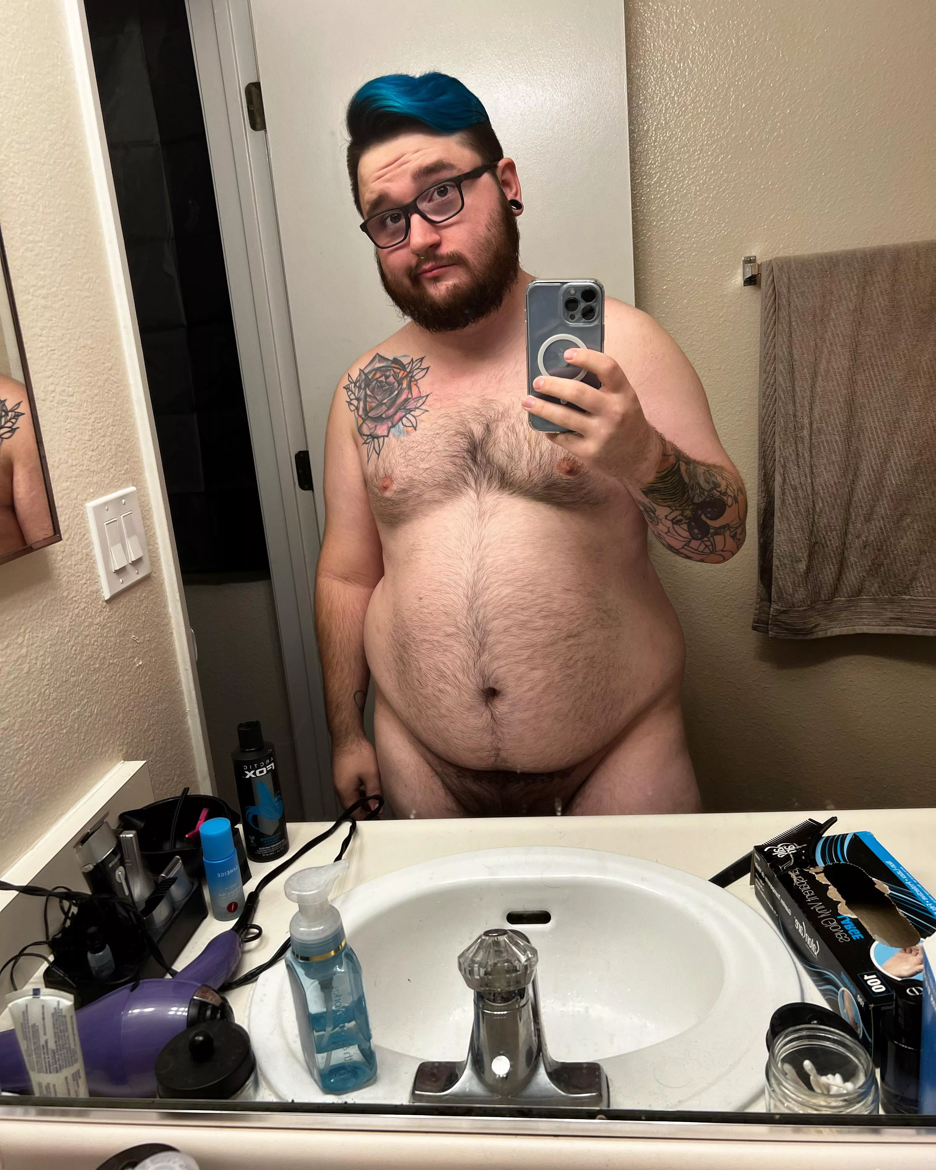 Happy tummy Tuesday Instagram•twitter @justalostbear