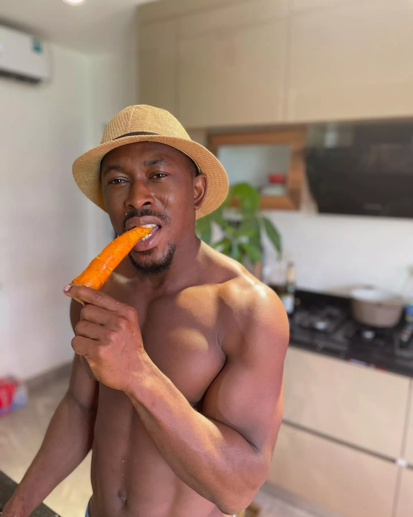 Happy Valentine 🥂