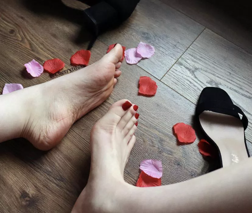 Happy V-Day! I’ll be waiting for you when you finish work 🥰