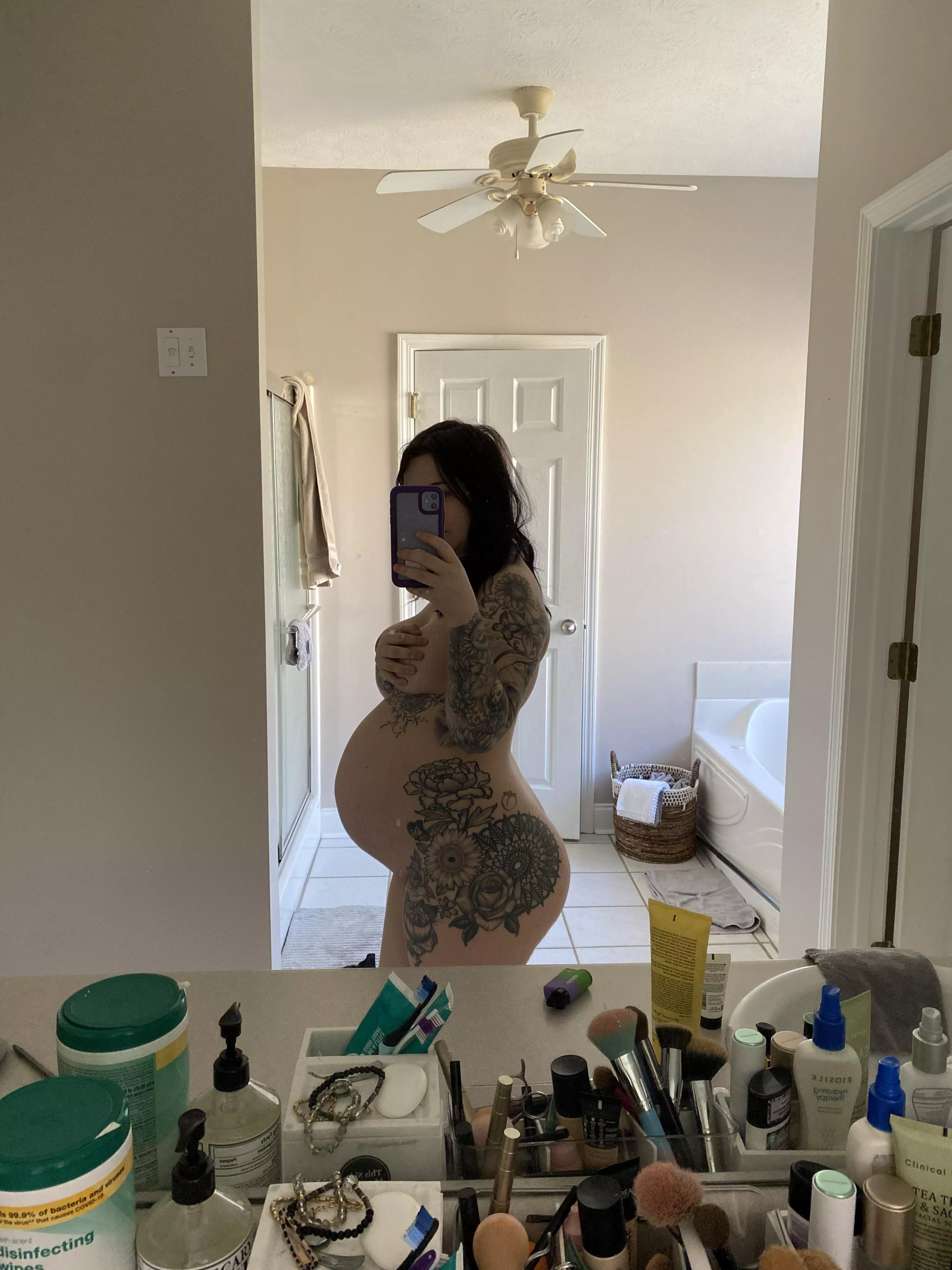 Happy Vday. Who wants to spoil this sexy mama 💕💦