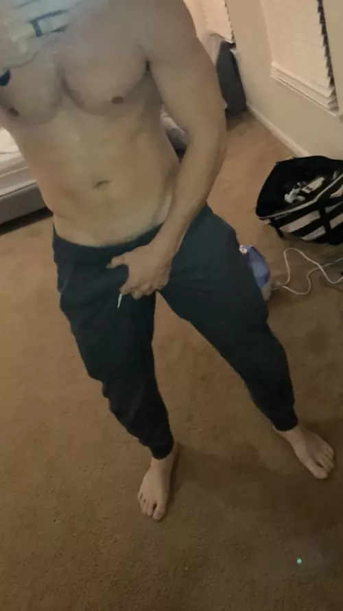 Hard for me to wear grey sweats out of the house 😈