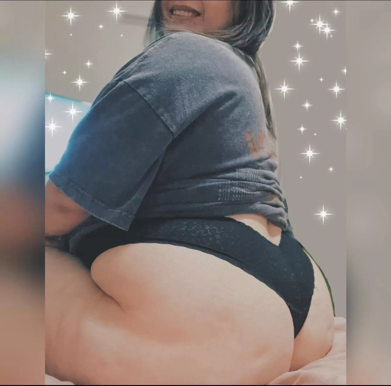 Have a big ass and a big smile waiting for you 😘