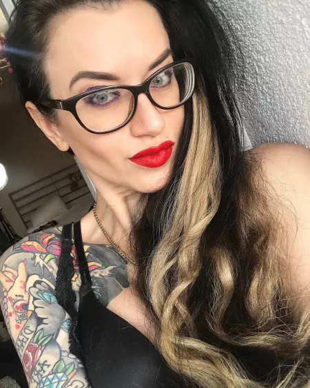 Have a good and hot weekend, guys! πβ€οΈ