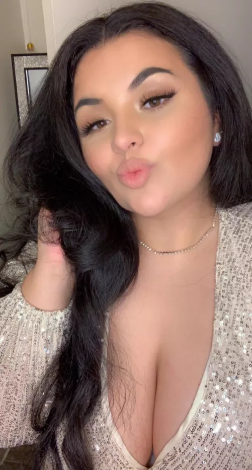 HAVE A GREAT FRIDAY! 🥂