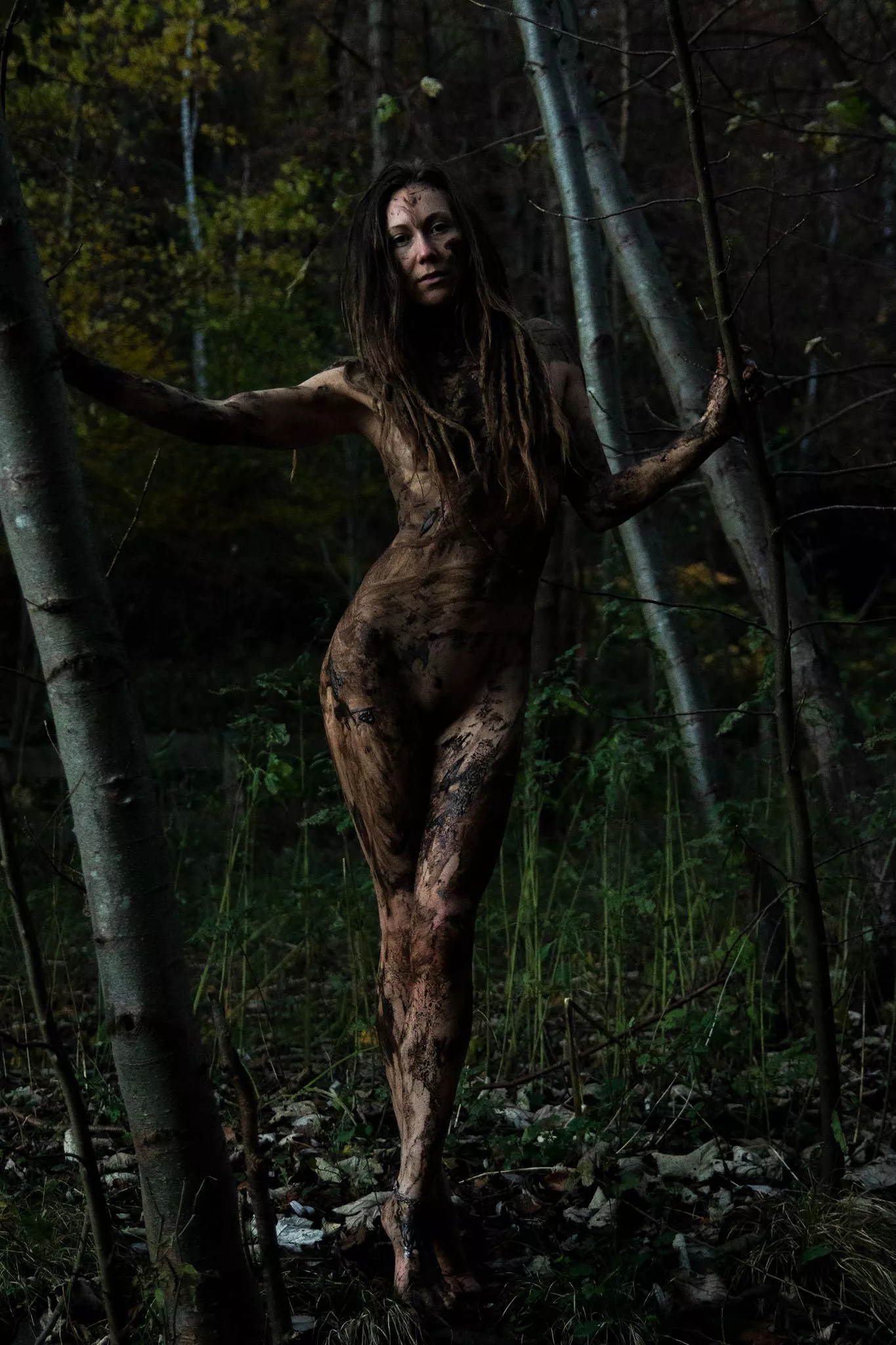Have you ever just rolled yourself around NAKED in the autumn mud and then stood tall and proud for a picture after, owning your inner child that just let loose and had its time of its life, while you look like a badass QUEEN! 🤣😍🥰