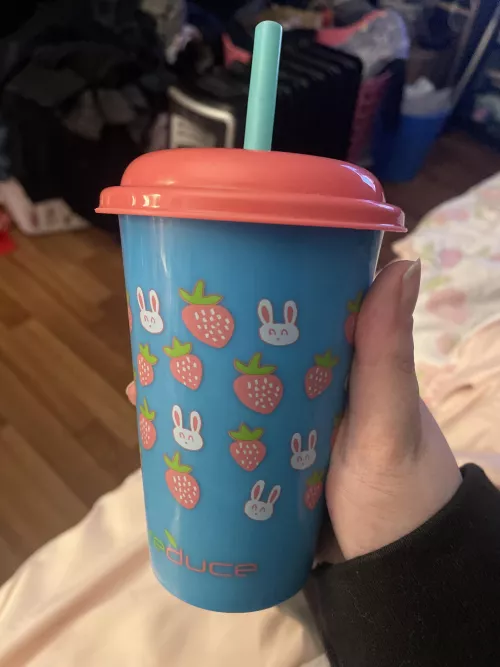 Haven’t been little very much lately so I’ve been using my strawbunny cup to feel small 🥰