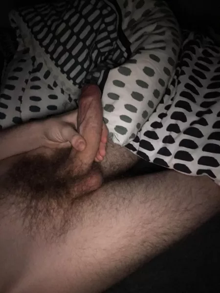 Haven’t cum in a few days and it’s throbbing!! First to DM gets to see me squirt nut