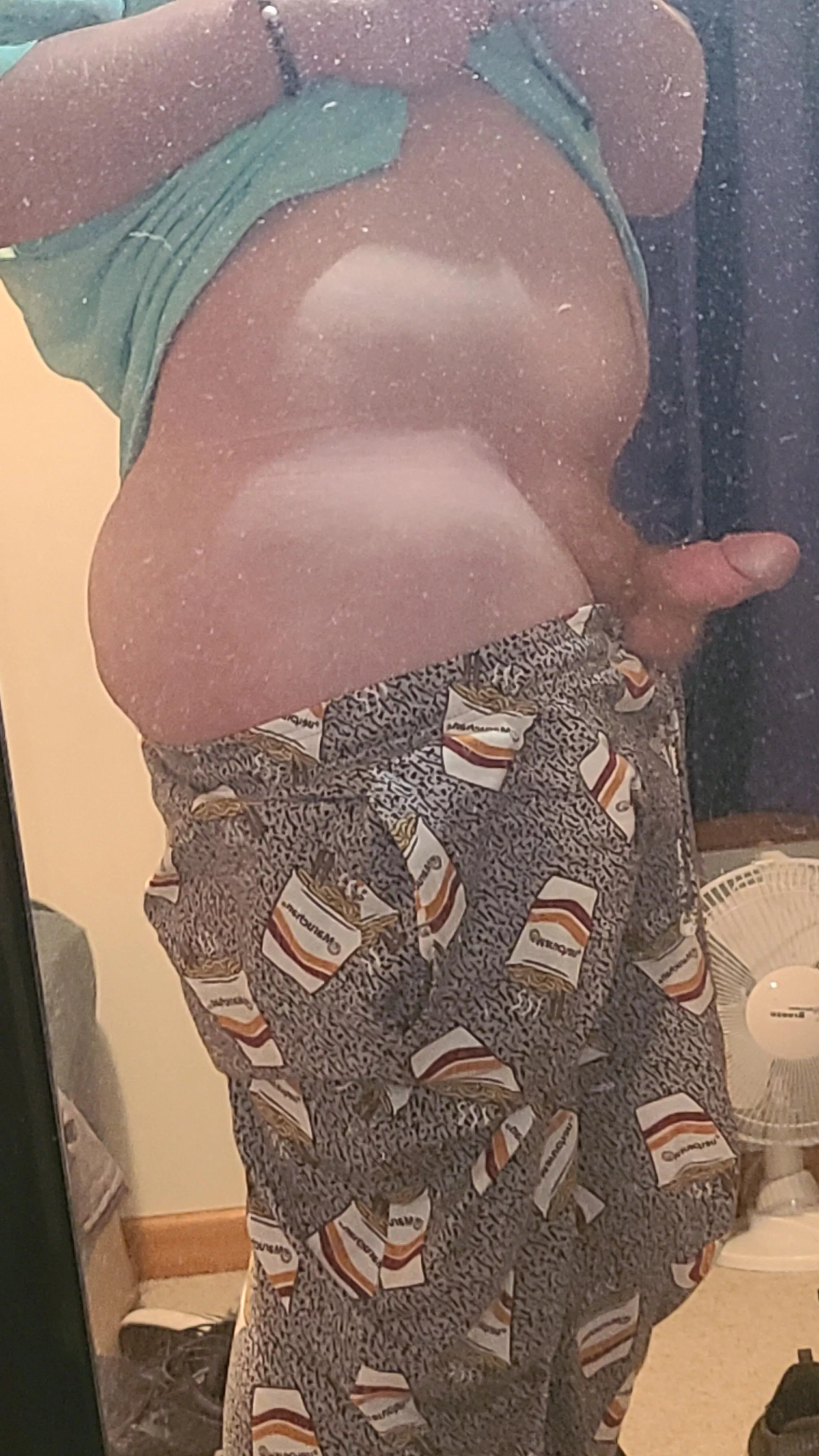 Haven't posted anything on Reddit in a hot minute, who wants to fuck my tight hole first? 😘