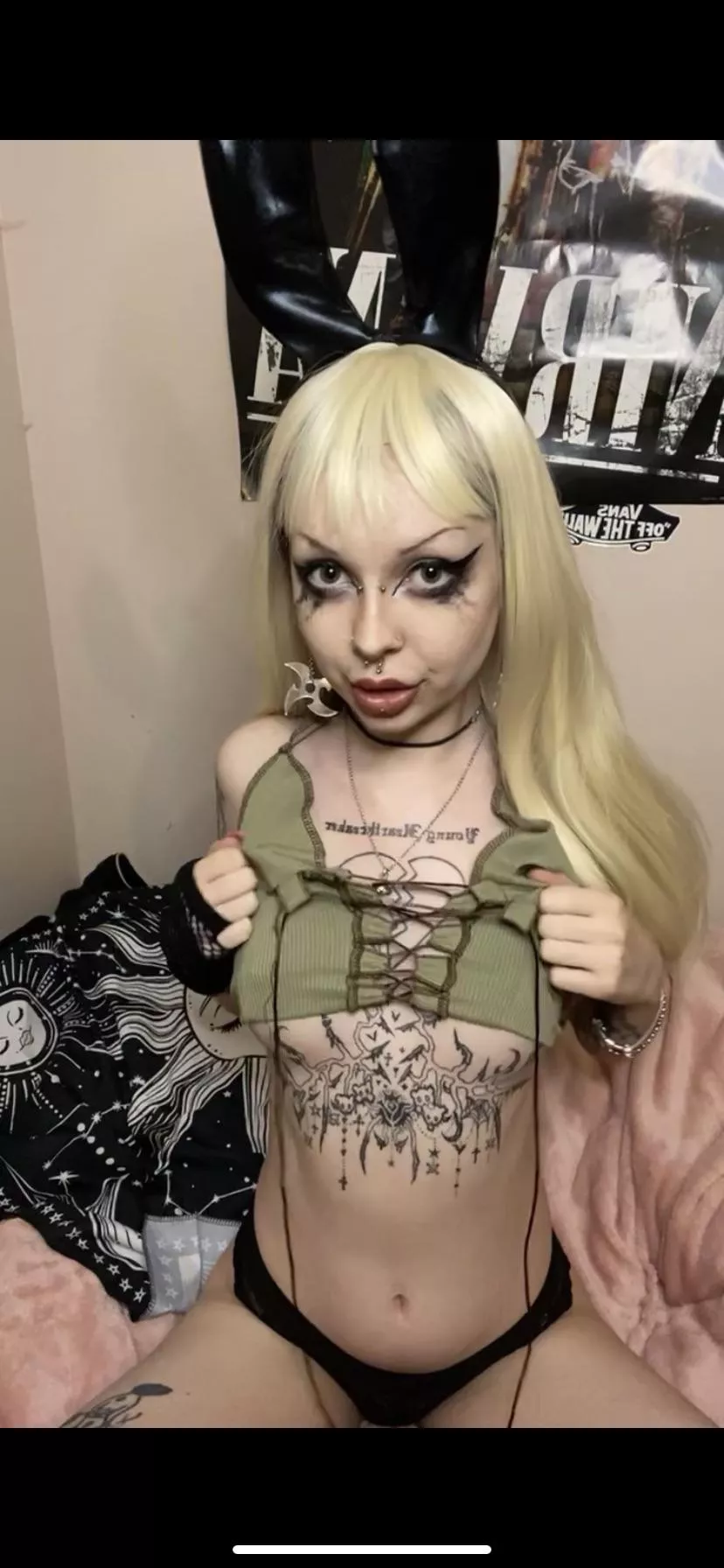 haven’t posted here before let me know if I should! haven’t posted here before let me know if I should!