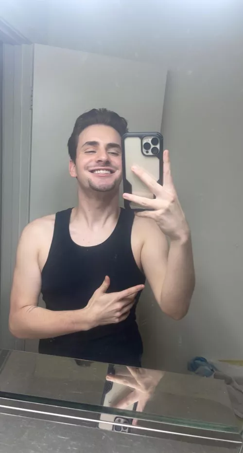 Havenβt smiled in a minute so I thought Iβd share this rare phenomenon