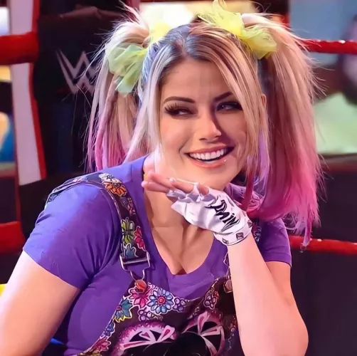 Haven’t stroked to Alexa Bliss in a while, would love to obsess to and worship her