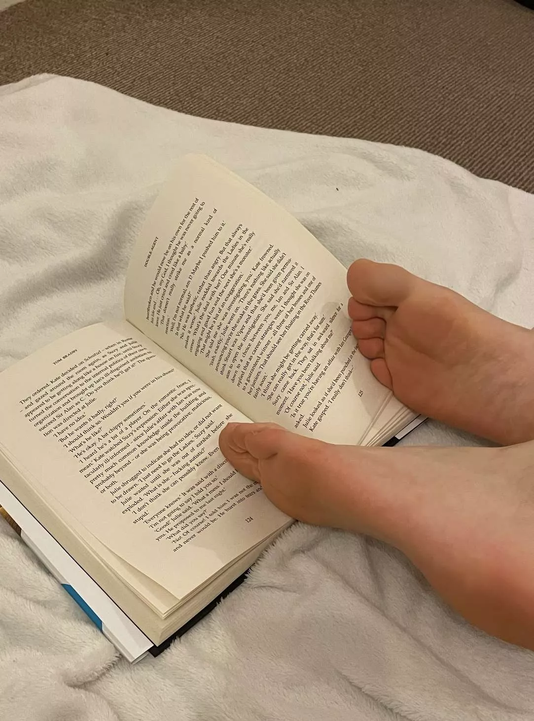 Having a read. Come nibble my feet whilst I relax. Tell me what you would do to me xx Having a read. Come nibble my feet whilst I relax. Tell me what you would do to me xx