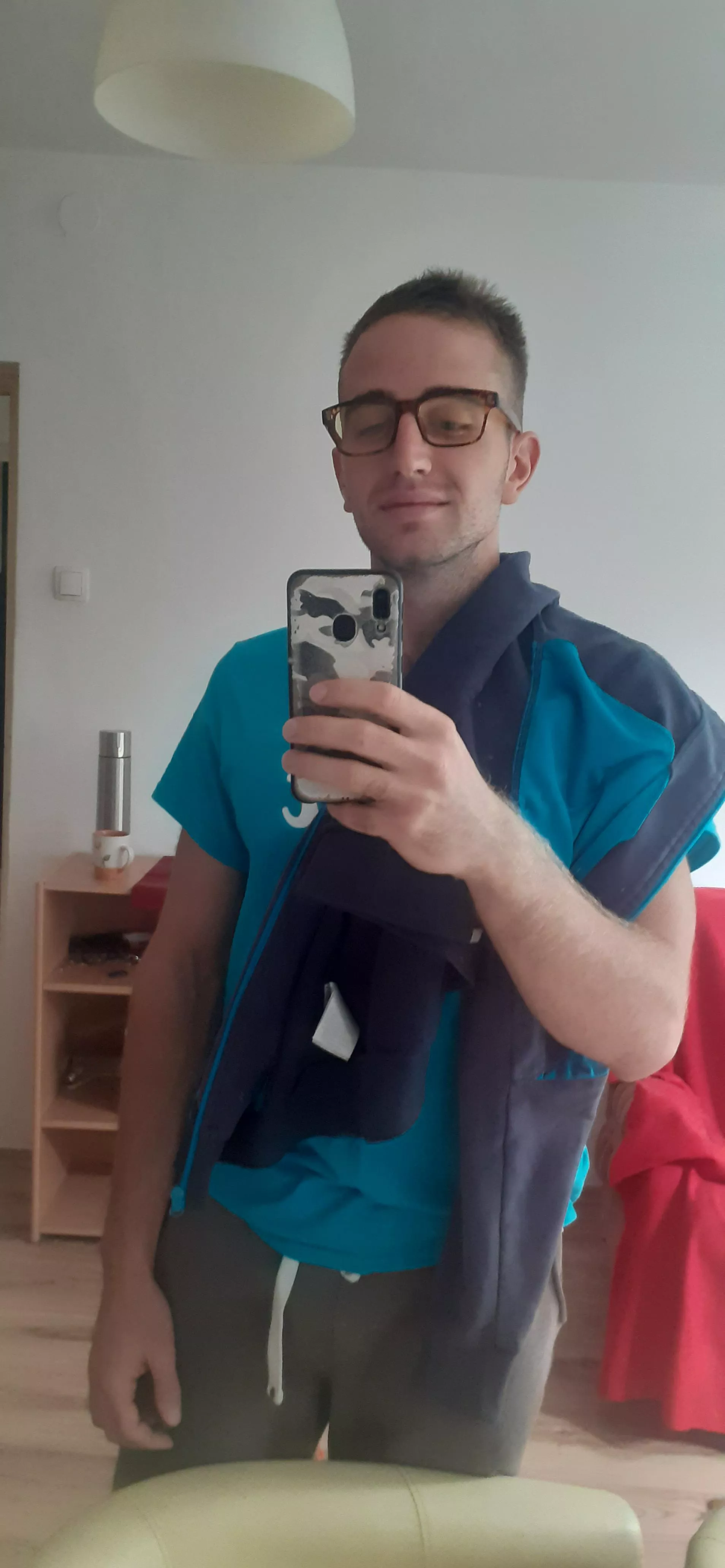 He broke up with me, I have 2 options: to cry or to smile? I choose the 2nd no matter what happens in life 😃