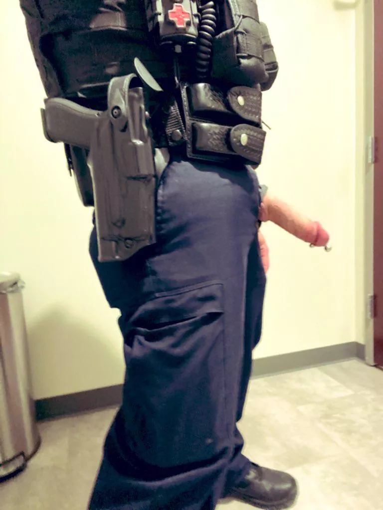 He doesn’t like staying in this uniform.