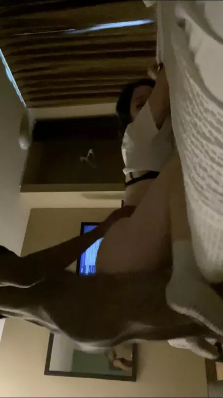 he gave me that BBC at the hotel π«π¦. wanna see the sex tape? link in my bio.